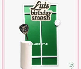 dekorasi backdrop lapangan padel